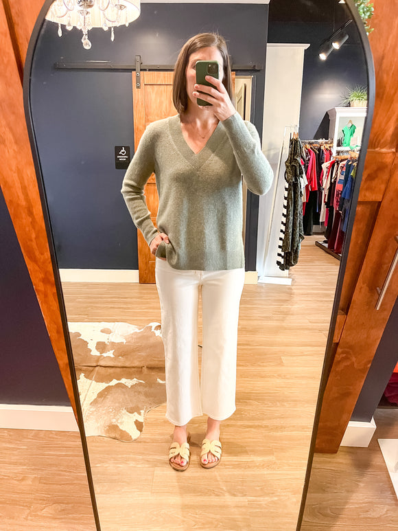 Cassie Crop Straight Sand
